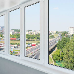 Установка пластиковых окон на балконе